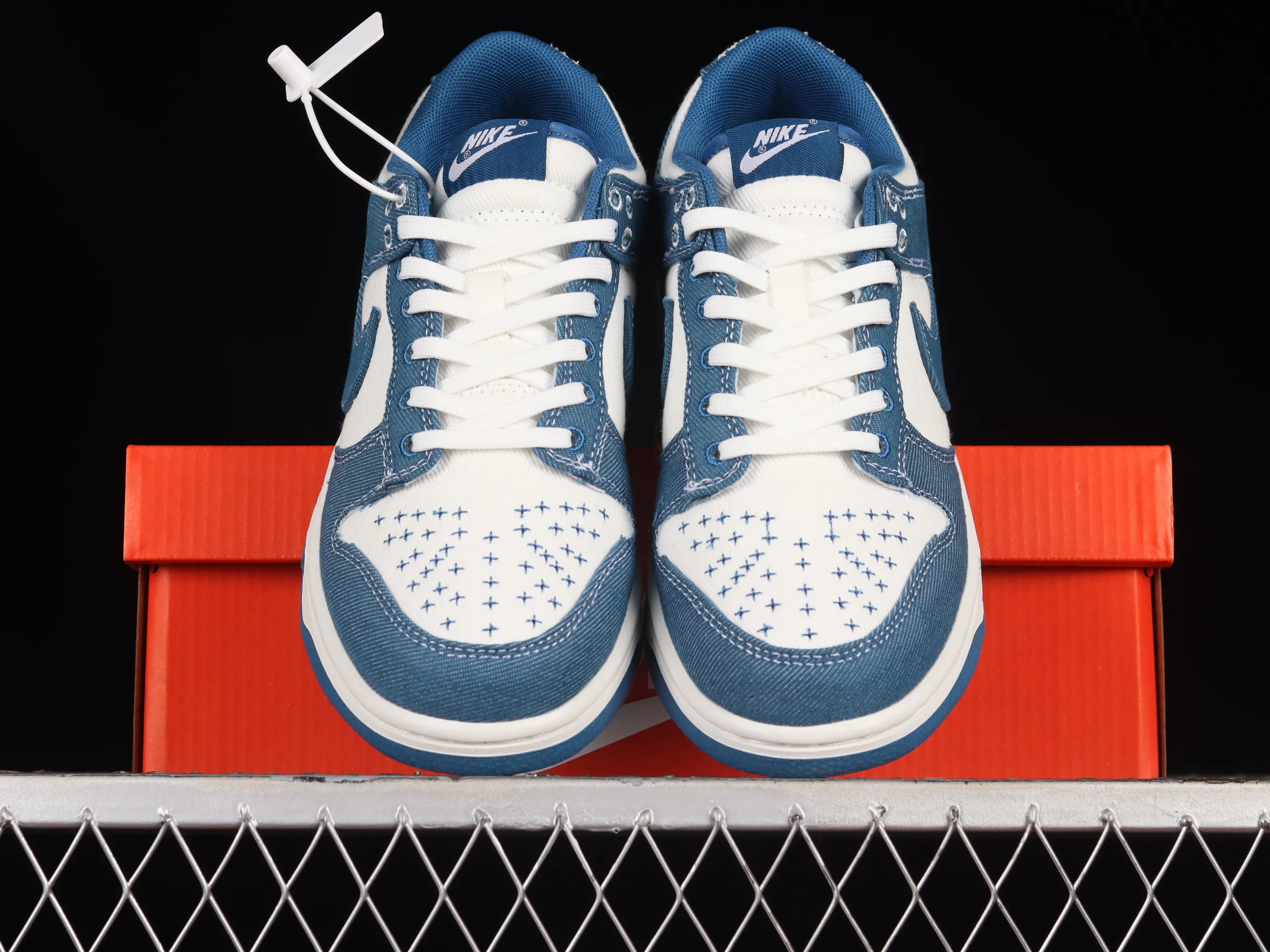 All Categories Nk SB Dunk Series Nk SB Dunk Low Low-top sneakers Cost-effective version Nk Dunk Low "Industrial Blue" Sashiko embroidery theme SB low-top sports and leisure sneakers DV0834-101